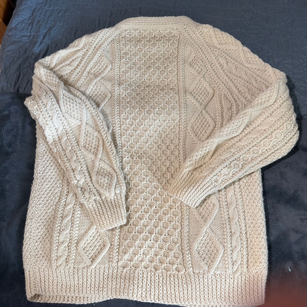 Hand Knit Button Irish Wool Aran Cardigan fisherman - Picture 2 of 9